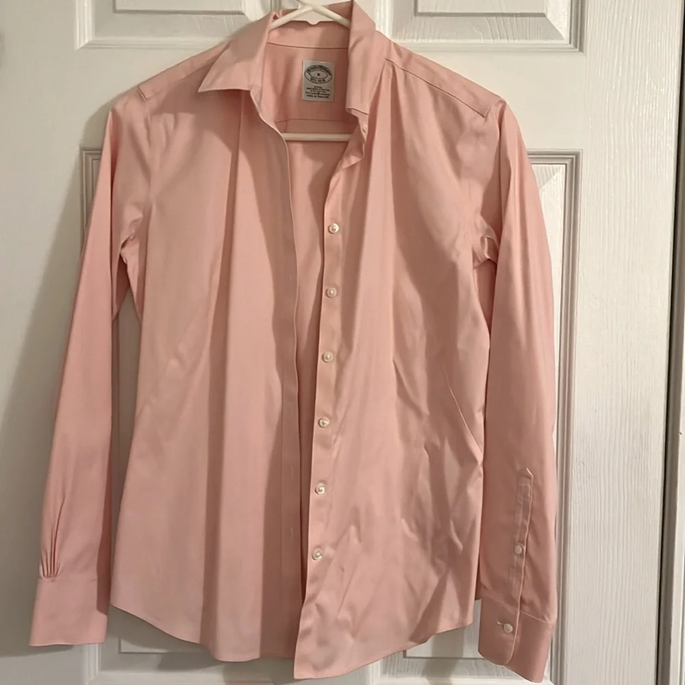 Pink fitted non iron button down - Picture 2 of 4